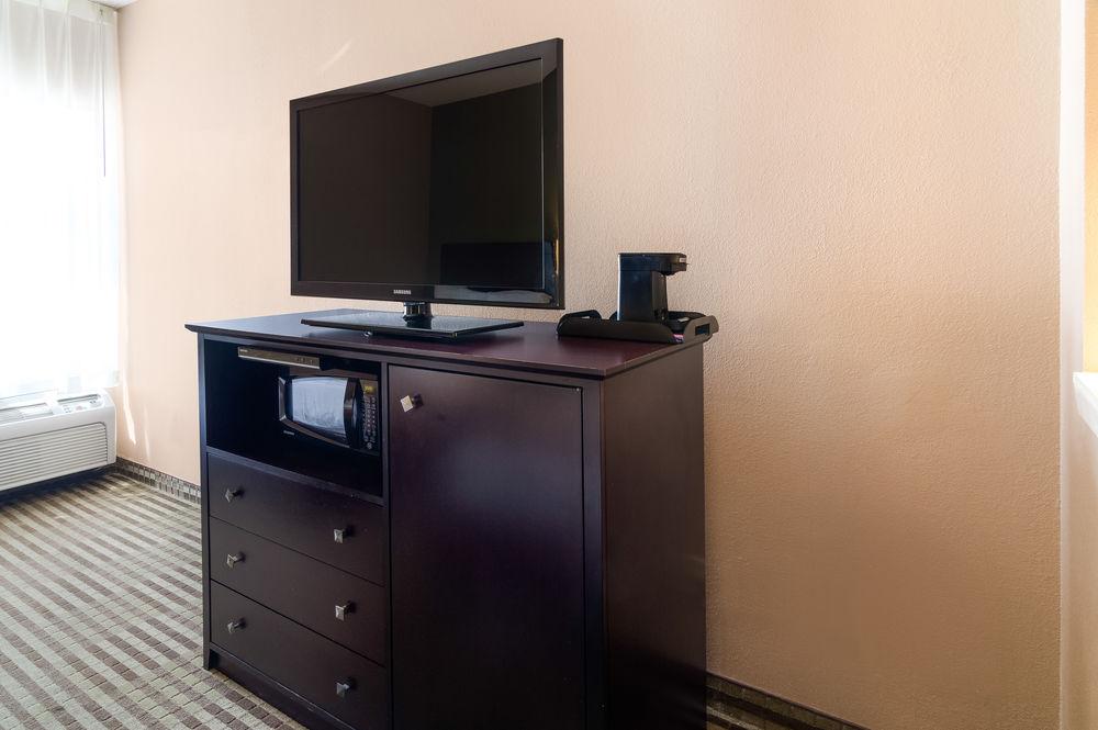 Quality Suites Irving-Las Colinas Esterno foto
