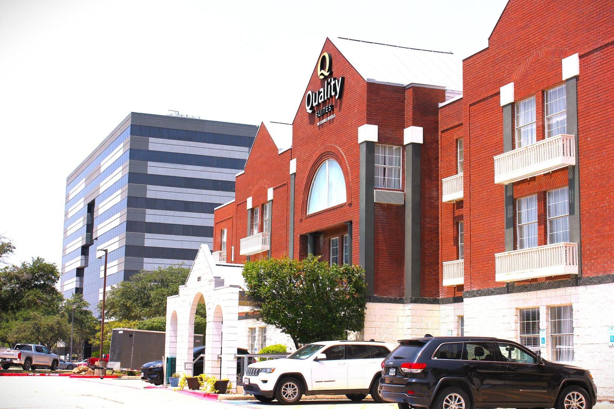Quality Suites Irving-Las Colinas Esterno foto
