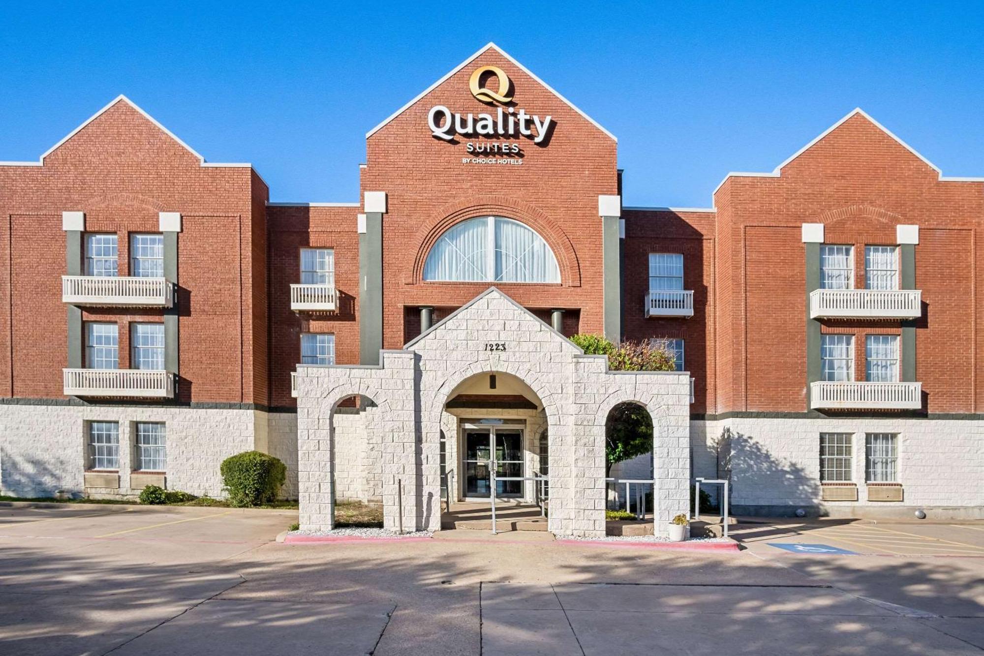 Quality Suites Irving-Las Colinas Esterno foto