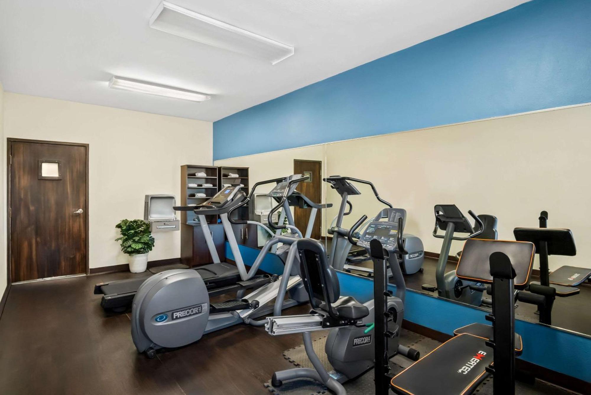 Quality Suites Irving-Las Colinas Esterno foto