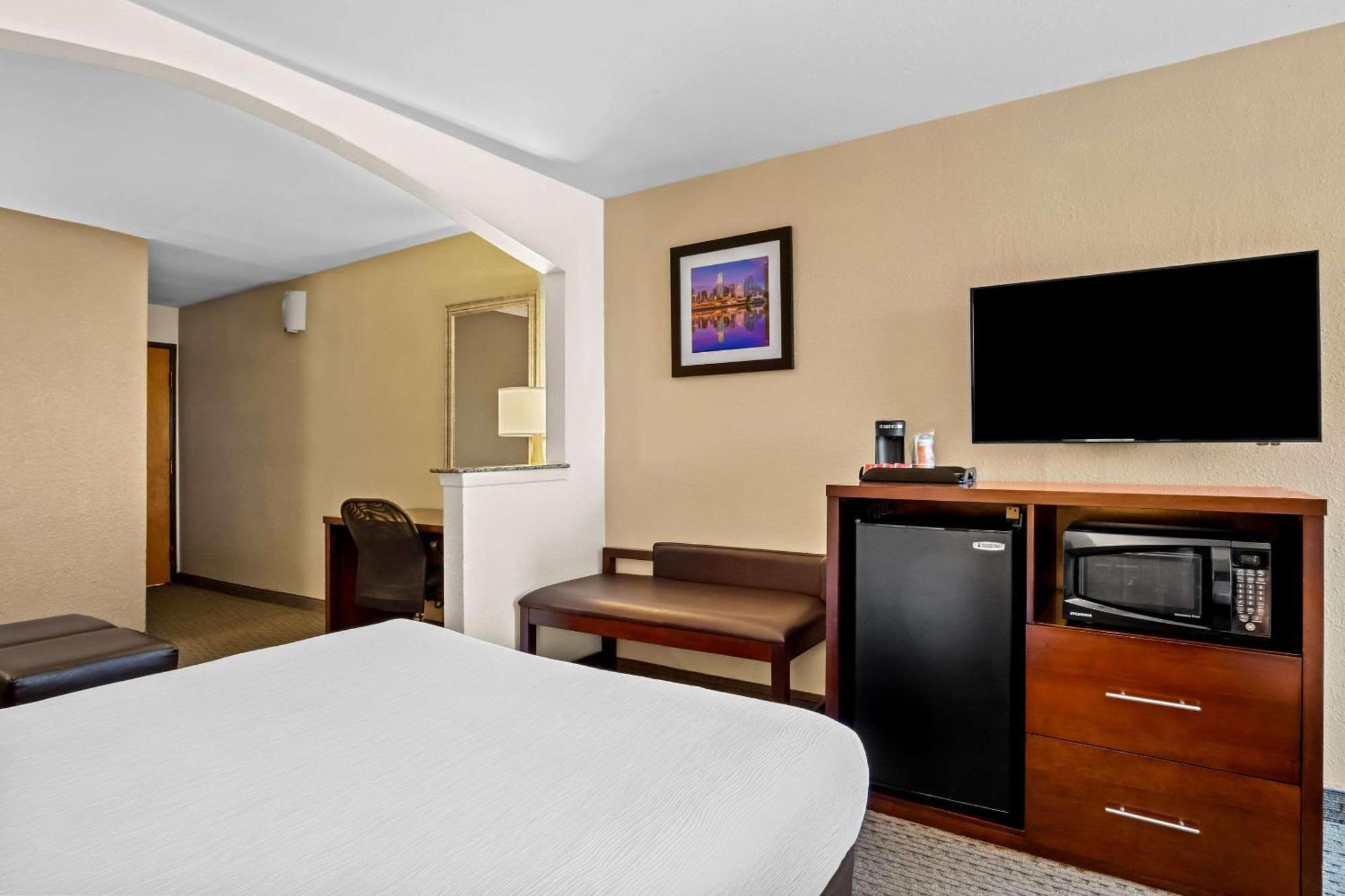 Quality Suites Irving-Las Colinas Esterno foto