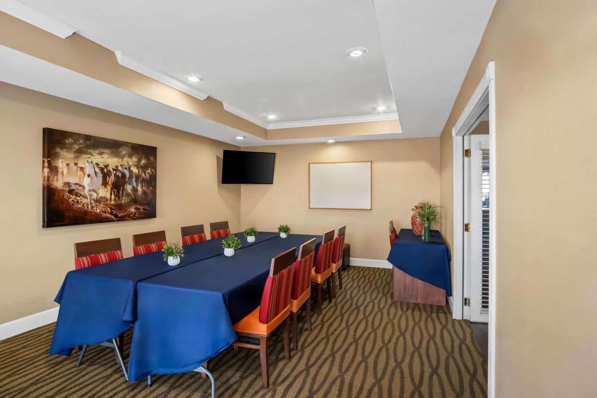 Quality Suites Irving-Las Colinas Esterno foto