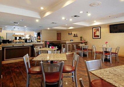 Quality Suites Irving-Las Colinas Esterno foto